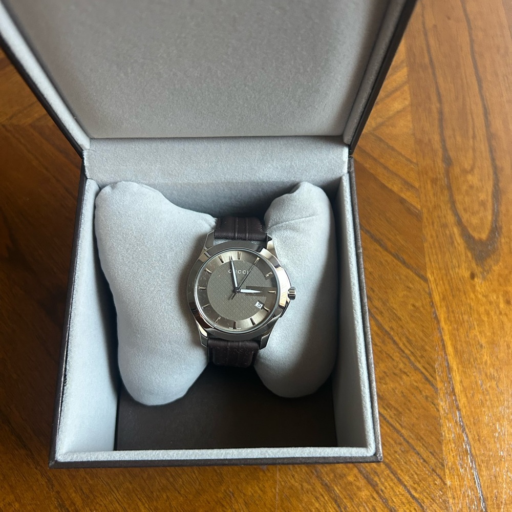 Gucci watch authentic g timeless quartz brown dial brown leather strap ya126403 - Picture 1 of 8